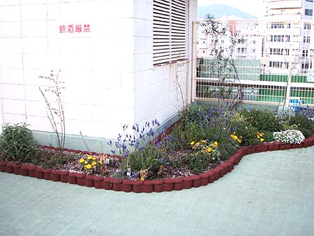 ��Ђ̉���ɂ��났�̏ꏊ������āI�K�[�f���e�[�u���Z�b�g�Ȃ񂩕��ׂăr�A�K�[�f���������Ƃ��낾���ǁA�������ւƂ����Ŕ��E�E�E(^_^;