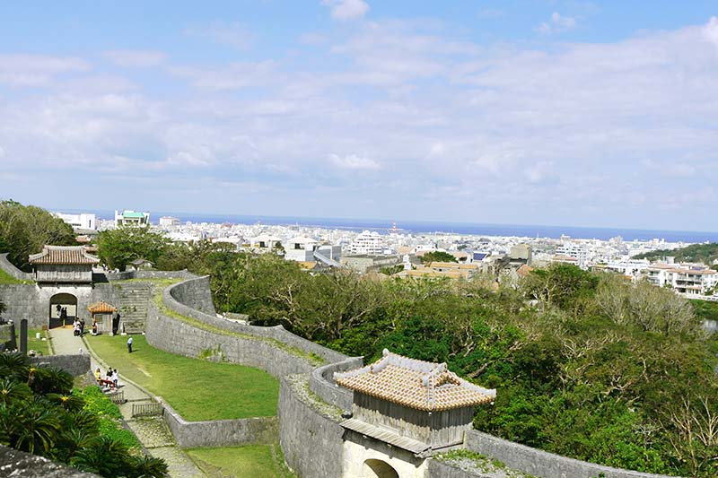 首里城から見た沖縄の風景