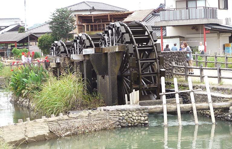 朝倉のシンボルの三連水車